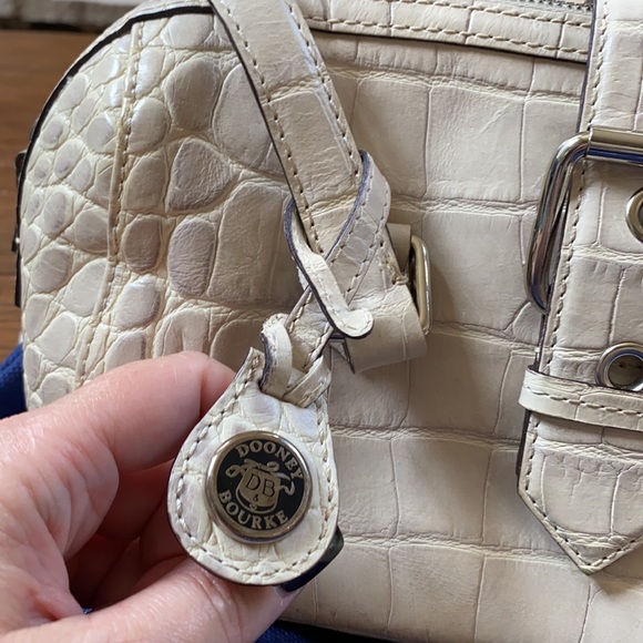 Authentic Dooney & Burke purse and matching wallet - Picture 3 of 15